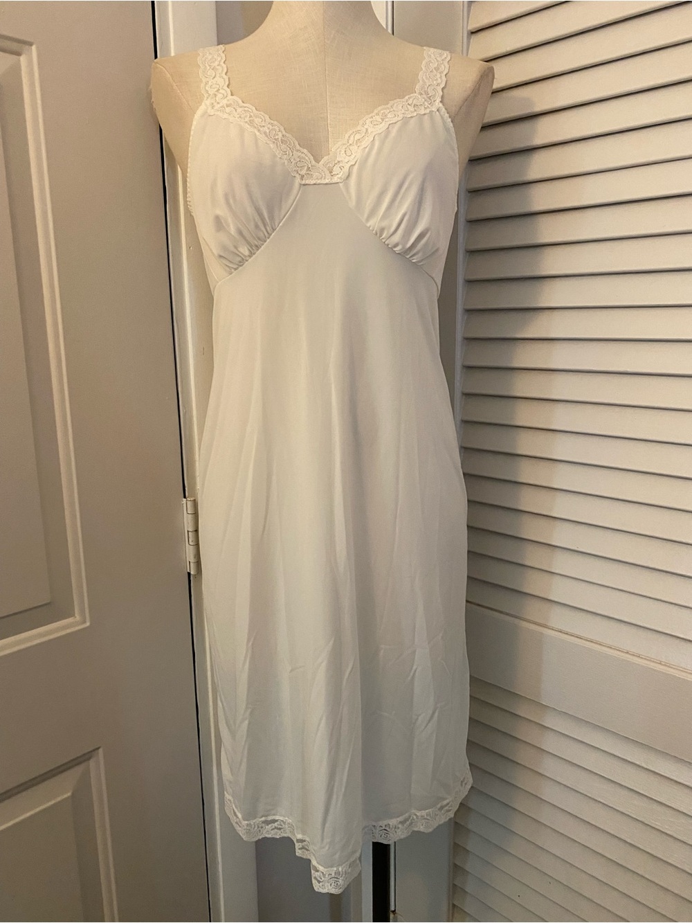 Vintage 1990’s “Cabernet” White Lace-Trim Slip Dress- Size Small (34)